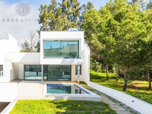 4-Bedroom Villa in Final Stages of Construction in Vilamoura