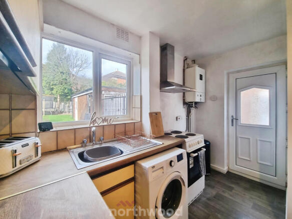3 bed Semi-Detached for sale Image 10