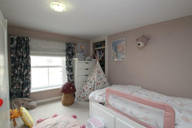 45 Main bed 2.JPG