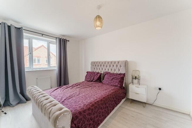 4 bed Detached for sale Image 11