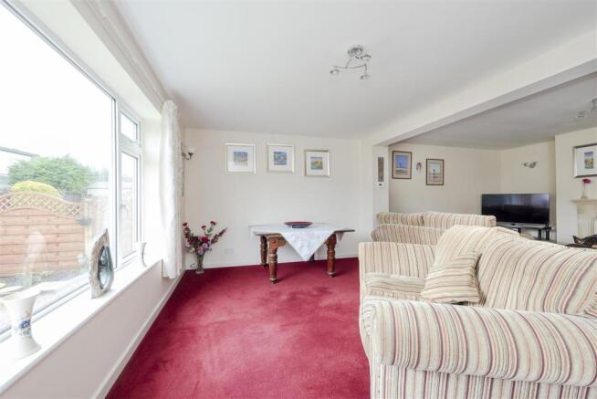 Sitting/Dining Room