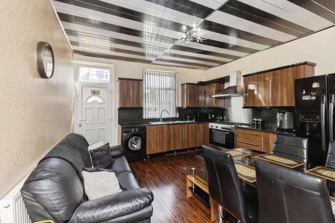 4 bed Terraced for sale Image 6