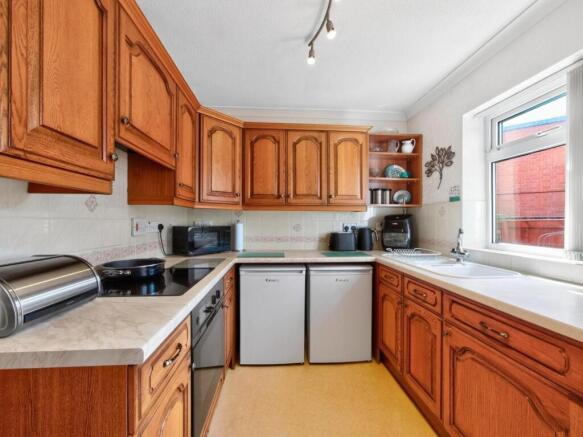 2 bed Semi-Detached Bungalow for sale Image 5