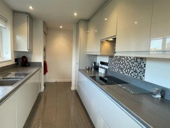 Kitchen..jpg