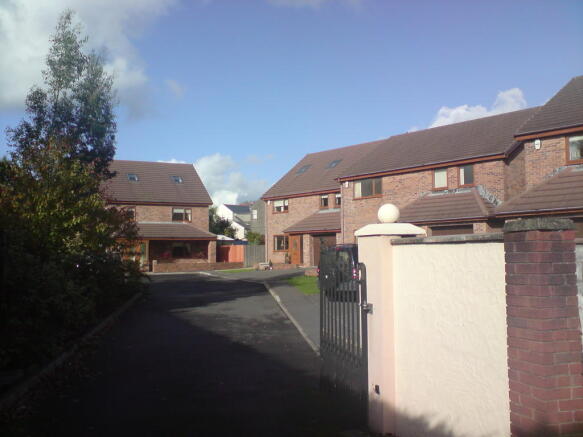 gated complex