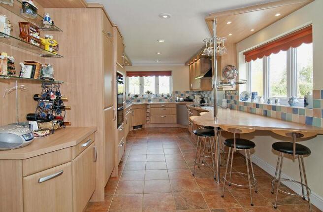 Kitchen/Breakfast Rm