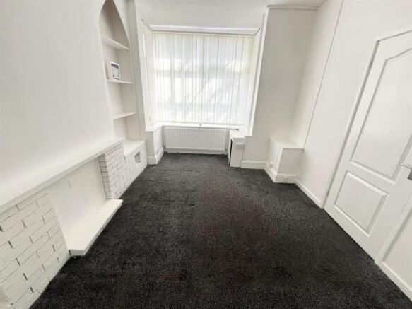 2 bed terraced house to rent Seaford Road, Salfor