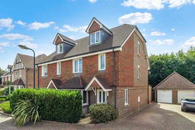 BIRCH CLOSE, 14 (7).jpg