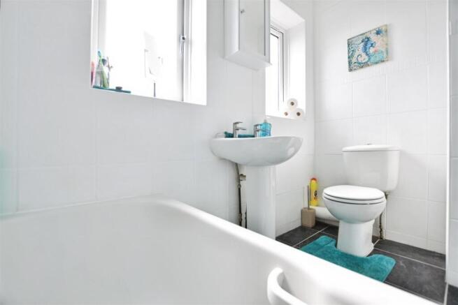 3 bed Semi-Detached for sale Image 8