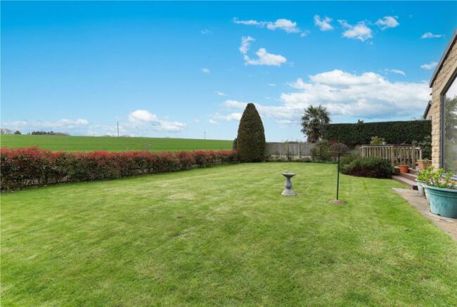 5 bed Detached for sale Image 10
