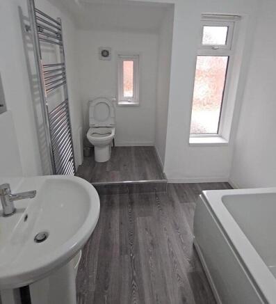 6 bed House Share to rent Image 6