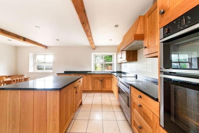 4 bed Semi-Detached for sale Image 12