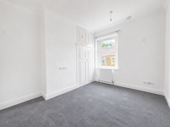 3 bed Terraced to rent Image 9