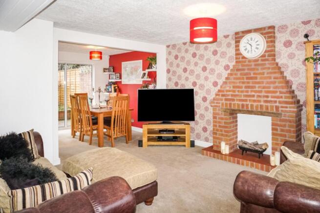 Lounge/Dining Room