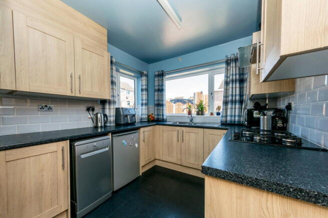 4 bed Semi-Detached Bungalow for sale Image 7
