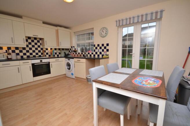 kitchen / breakfast 
