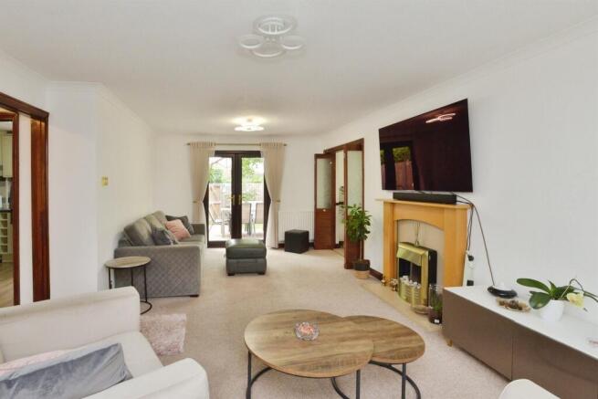 Trueman Place, Oldbrook, MILTON KEYNES photo 4