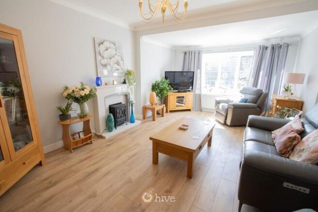 4 bed Detached Bungalow for sale Image 4