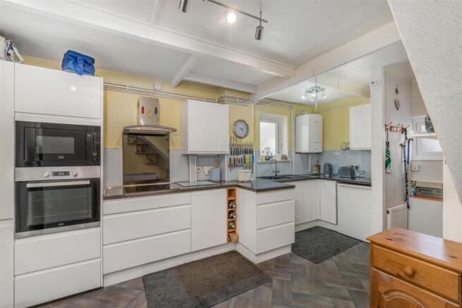 10 St George's Crescent, Banbury-6.jpg