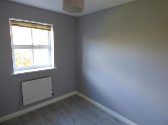 Bedroom 2 (2).JPG