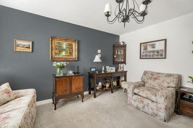 Living room (2)