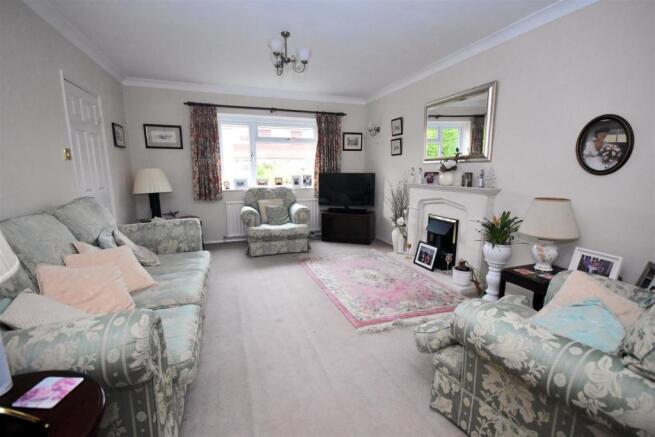 Sitting room 1.jpg