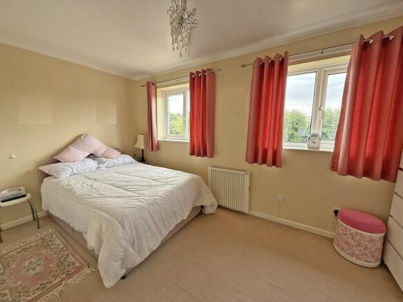 2 bed Semi-Detached for sale Image 7