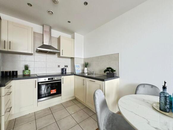1 bed Apartment to rent Image 5