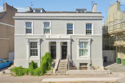Fellowes Place, Devon, PL1