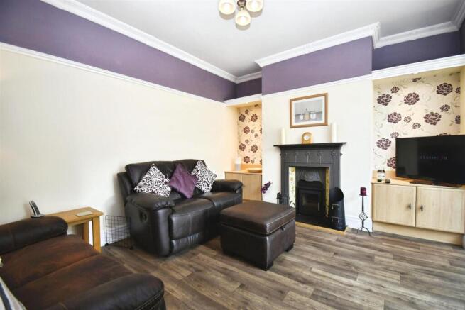 4 bed Semi-Detached for sale Image 11