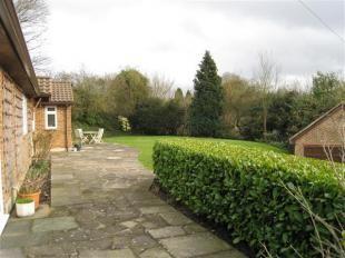 EASILY MAINTAINED GARDENS