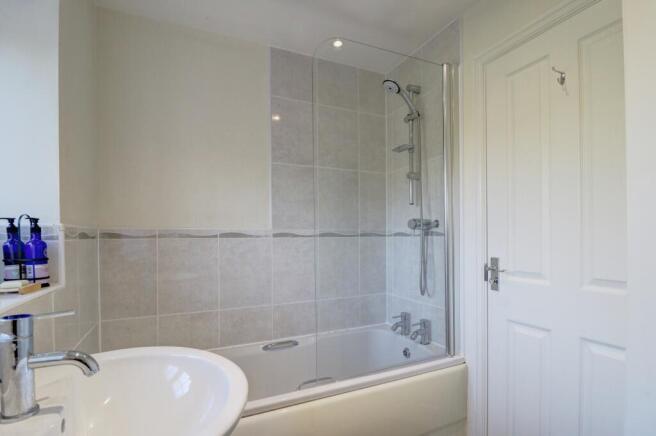 Bathroom 1.2