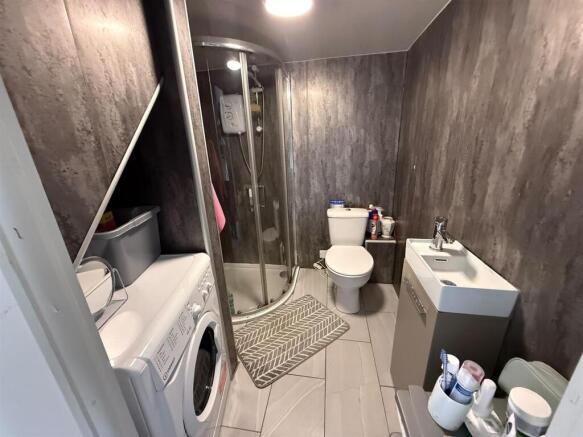 1 bed Flat to rent Image 5