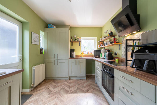 27 Knowsley Road,...