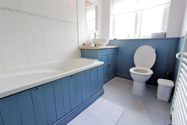 Bathroom.JPG