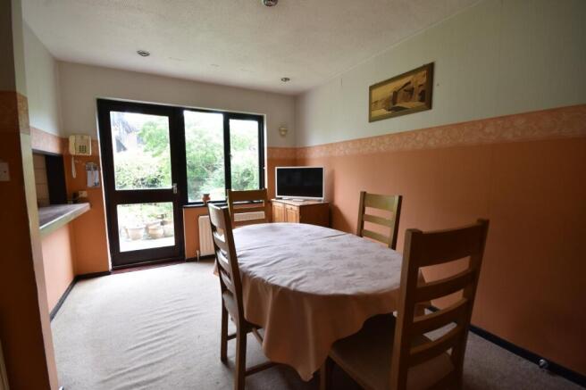 Ewelands, Horley, Surrey, RH6 photo 4