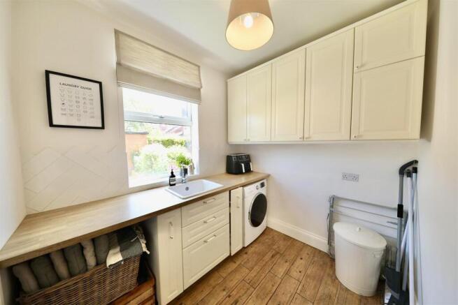 4 bed Terraced for sale Image 10