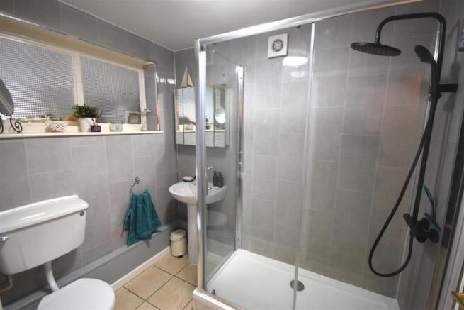 Shower Room.JPG
