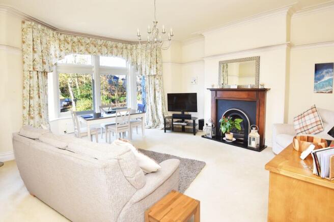 2 bed Flat for sale Image 8