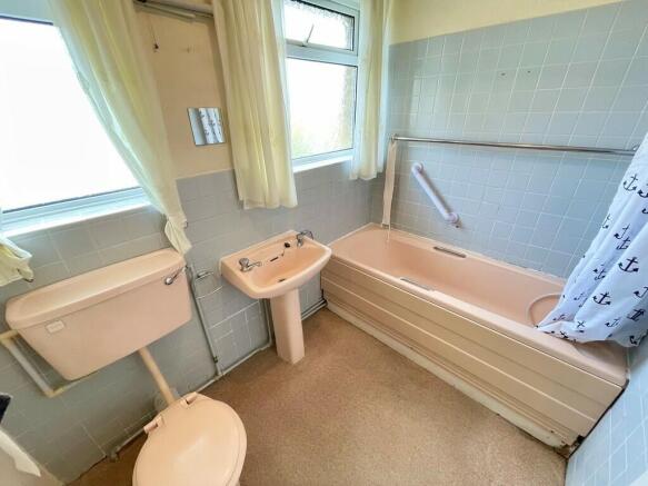8 Seaview Gardens...