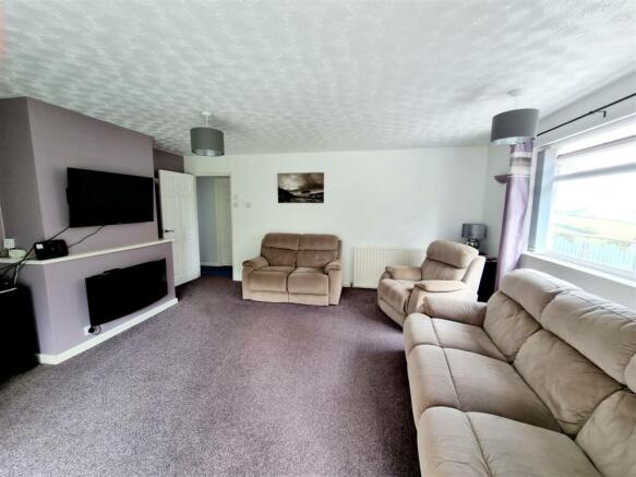 Sitting room 1.jpg