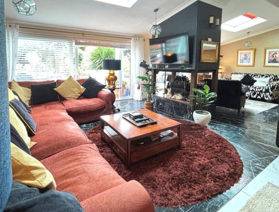 Kitchen/lounge2