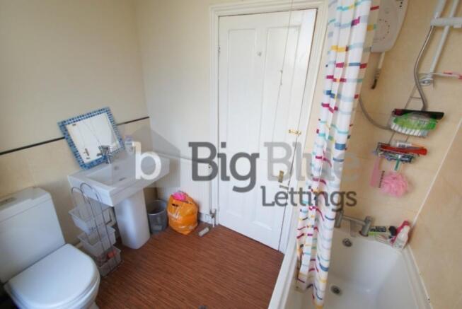 8 bed Terraced to rent Image 8