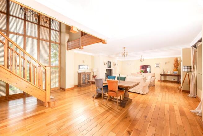 Sitting/Dining Room