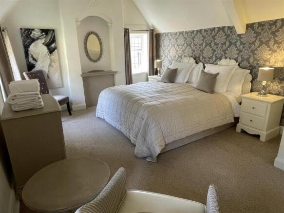 Bedroom 1.JPG