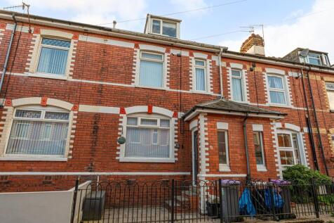 Queen Street, Pontypool, NP4