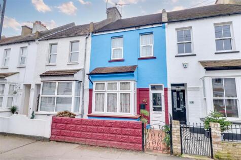 * WESTCLIFF/LEIGH BORDERS * Wellington Avenue, Westcliff-on-Sea