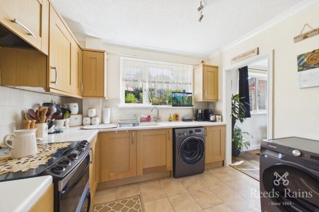 3 bed Semi-Detached for sale Image 4