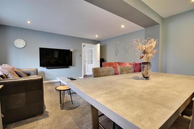 4 bed Detached for sale Image 6