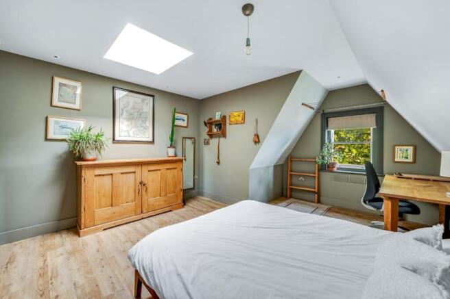 Flat 5, 264 Chiswick High-11.jpg
